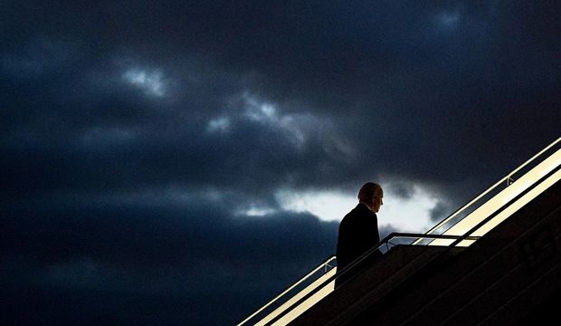 Cái bóng quá lớn của Biden tại Ukraine
