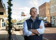 Ông chủ Mỹ dành 240 triệu USD để thưởng nhân viên trung thành