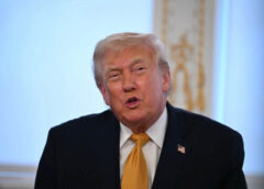 Chuyên gia Mỹ cảnh báo hệ lụy nếu ông Trump triệu hồi loạt đại sứ