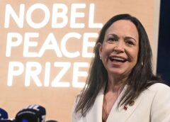 Ông Trump lên tiếng về việc bà Machado muốn tặng Giải Nobel Hòa bình