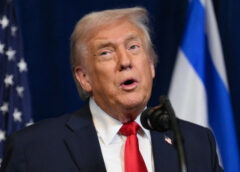 Ông Trump lần đầu dùng quyền phủ quyết trong nhiệm kỳ hai