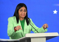 Quyền Tổng thống Venezuela nói Maduro vẫn là tổng thống hợp pháp, ông Trump phản hồi