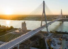 Tỷ phú Moroun muốn ngăn cầu biên giới Mỹ – Canada bằng mọi giá