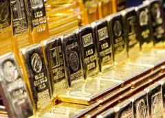 Thuế quan Mỹ biến động, thị trường lo ngại rủi ro, giá vàng leo thang