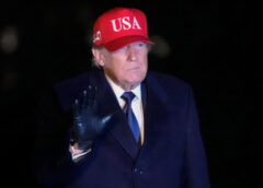 Ông Trump: ‘Sóng lớn’ vẫn chưa giáng xuống Iran