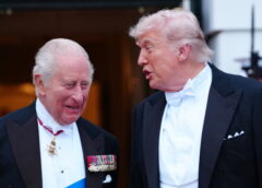 Vua Charles nói đùa nếu không có Anh, người Mỹ ‘đã nói tiếng Pháp’