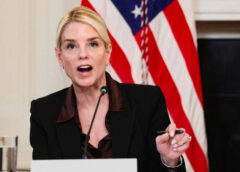 Ông Trump thay Bộ trưởng Tư pháp Mỹ