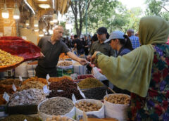 Đồng nội tệ Iran mất giá chưa từng thấy