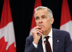 Lựa chọn khó khăn của Thủ tướng Canada trước sức ép từ ông Trump